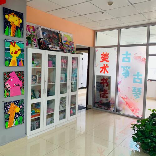会务服务;展览展示服务;文化艺术交流活动策划;文艺创作与表演;动漫