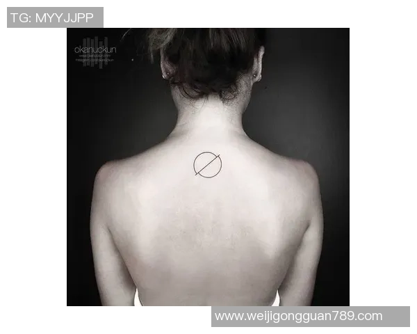 看图丨莱奥花费数月完结背部大幅纹身